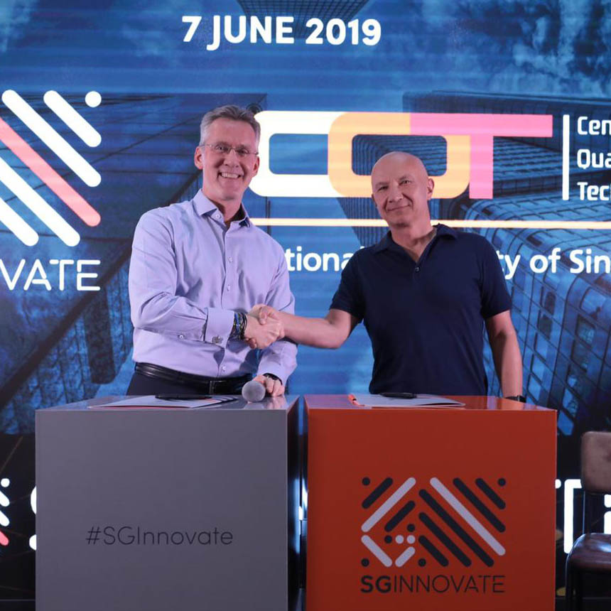Steve Leonard and Artur Ekert sign MOI for collaboration between SGInnovate and CQT